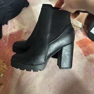 New Look Black Chunky Heeled Boots